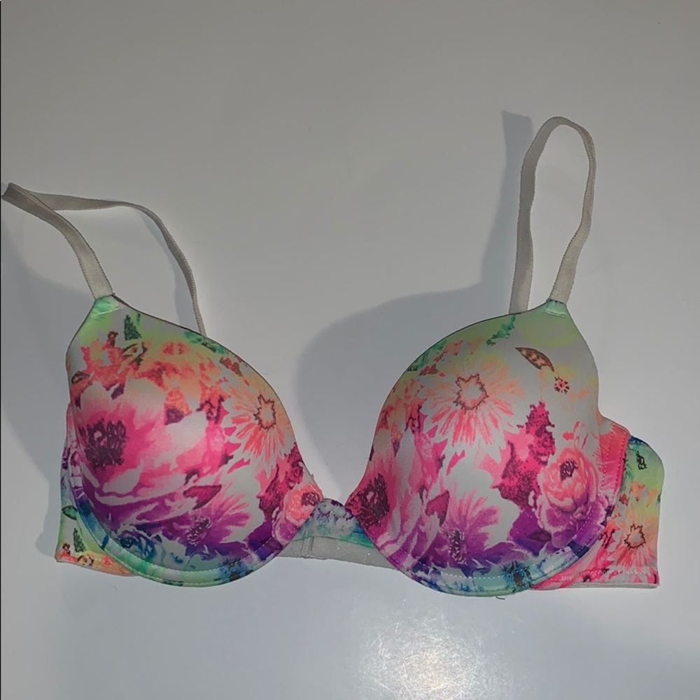 Victoria’s Secret Pink bra size 34C